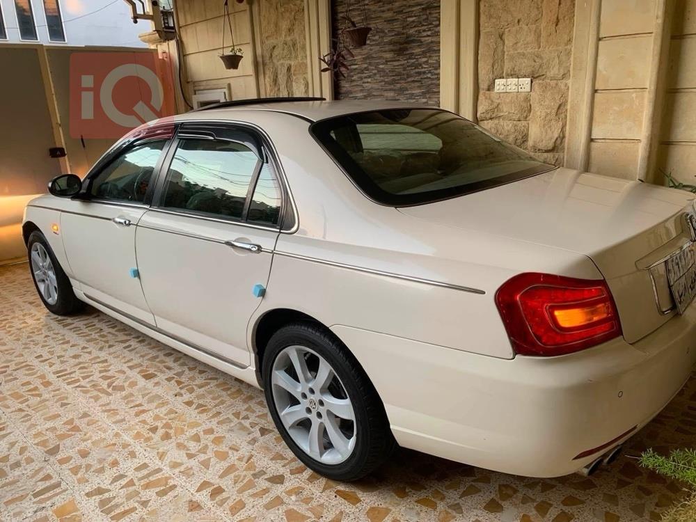 ام جي 750